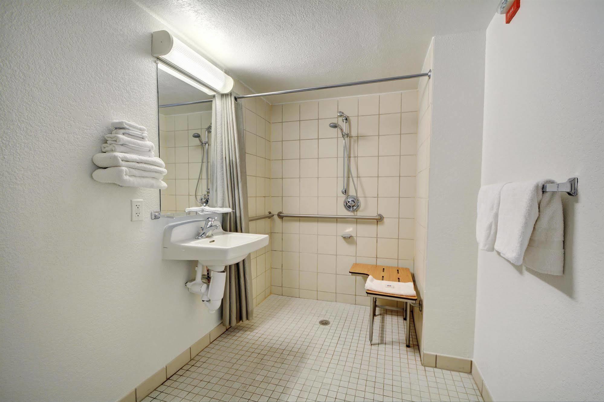 Motel 6-Newport, Ri Eksteriør bilde